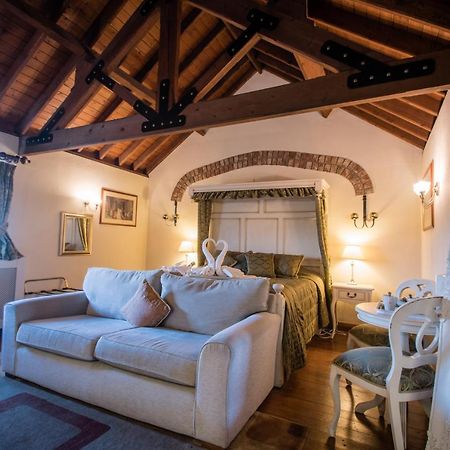 The Royal Arms Hotel Саттон Чейни Экстерьер фото