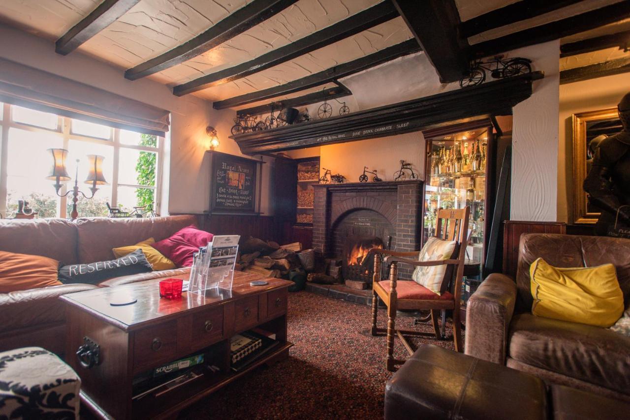 The Royal Arms Hotel Саттон Чейни Экстерьер фото