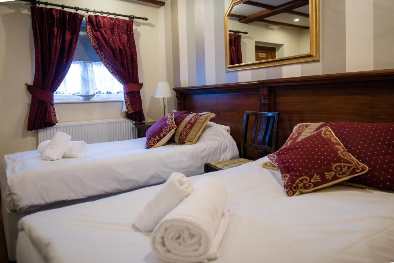 The Royal Arms Hotel Саттон Чейни Экстерьер фото